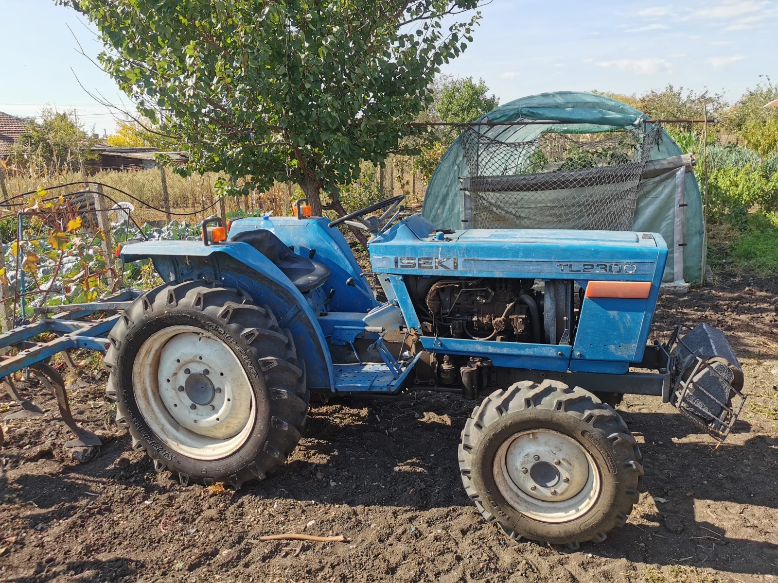 ������� ISEKI ����� | Mobile.bg � ����������� 3