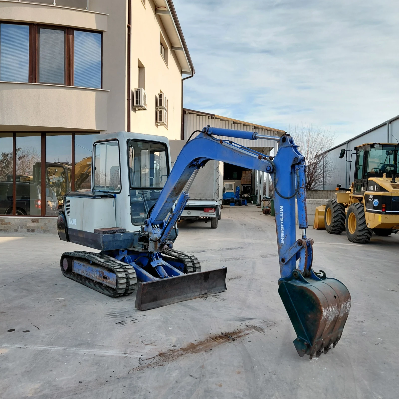 ����� Cat Mitsubishi MM30B * ��� ��������� *  | Mobile.bg � ����������� 1