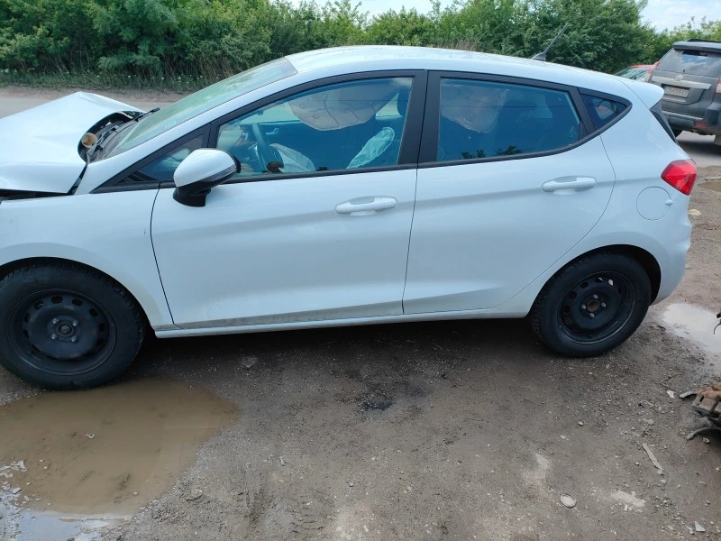 Ford Fiesta 1.5tdci, снимка 9 - Автомобили и джипове - 40758367