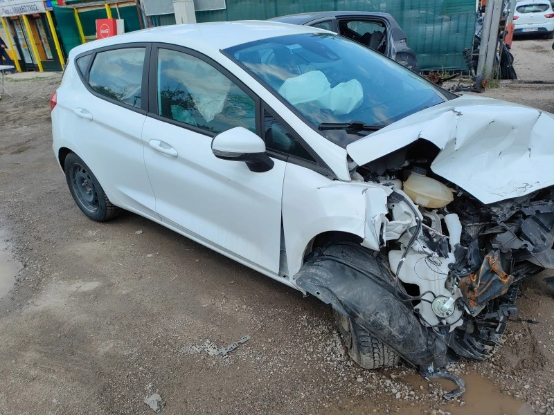 Ford Fiesta 1.5tdci, снимка 13 - Автомобили и джипове - 40758367