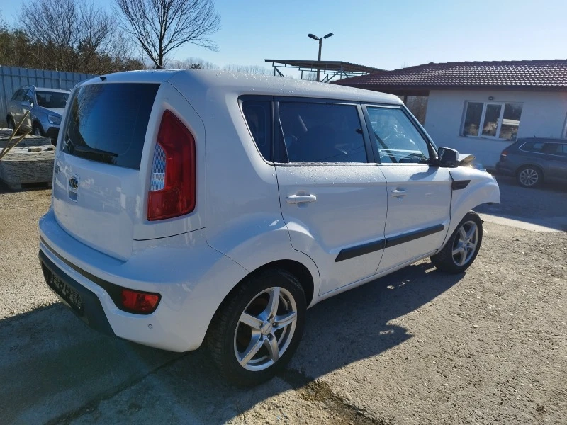 Kia Soul 1,6 бензин, снимка 6 - Автомобили и джипове - 43265623