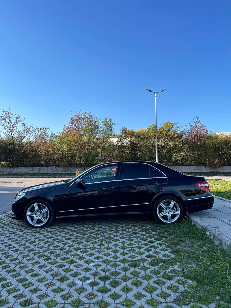 Mercedes-Benz E 500 4MATIC, снимка 2 - Автомобили и джипове - 47736362