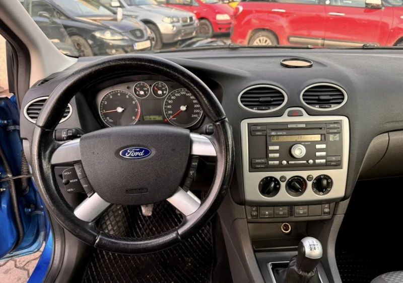 Ford Focus 1.4i, снимка 6 - Автомобили и джипове - 48271230