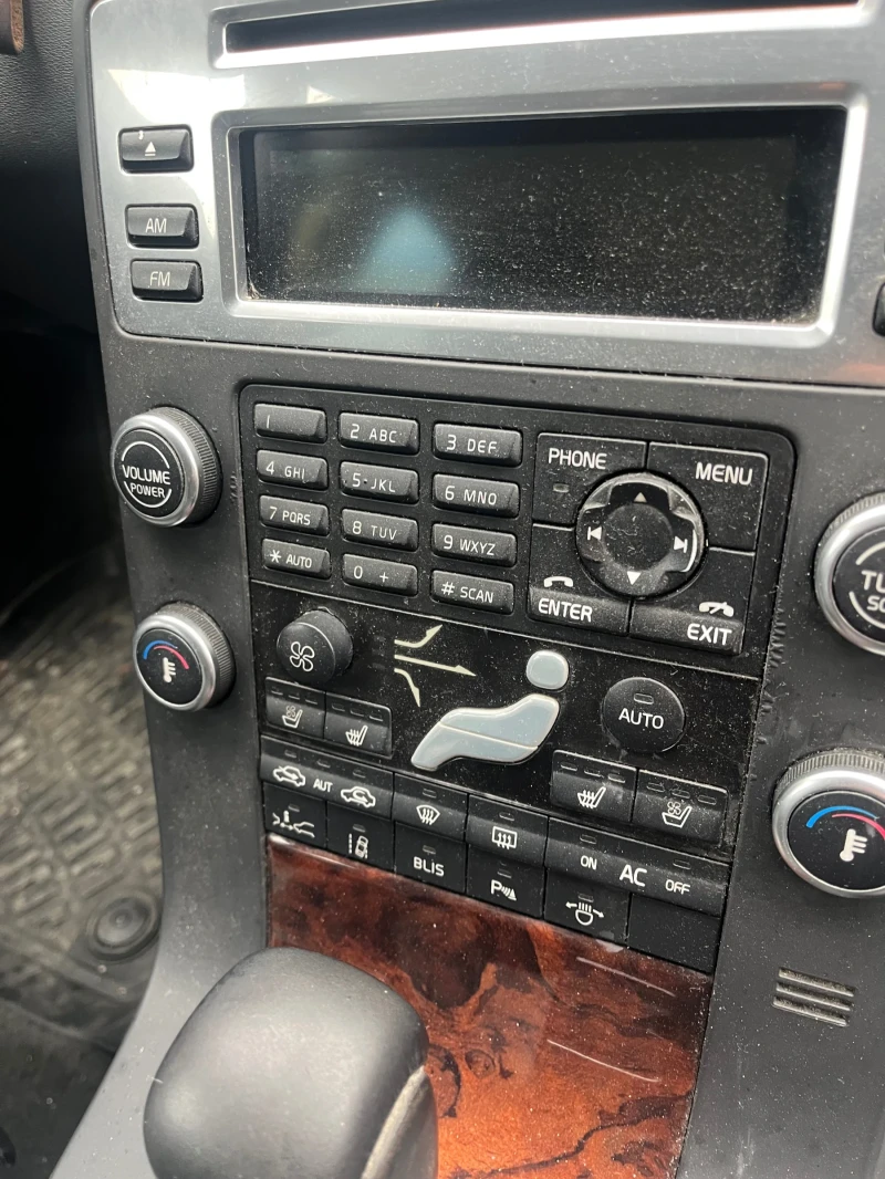 Volvo V70 2.4d5 awd, снимка 8 - Автомобили и джипове - 52707477