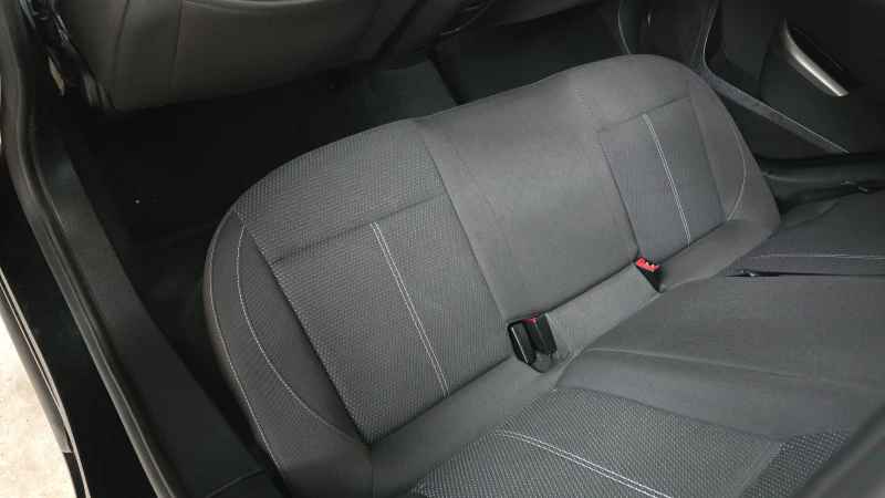 Opel Astra 1.4i* 101кс* Евро5* бензин, снимка 12 - Автомобили и джипове - 52747693