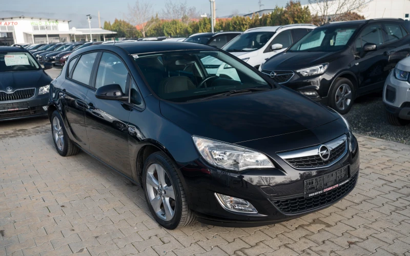 Opel Astra 1.4i* 101кс* Евро5* бензин, снимка 5 - Автомобили и джипове - 52747693