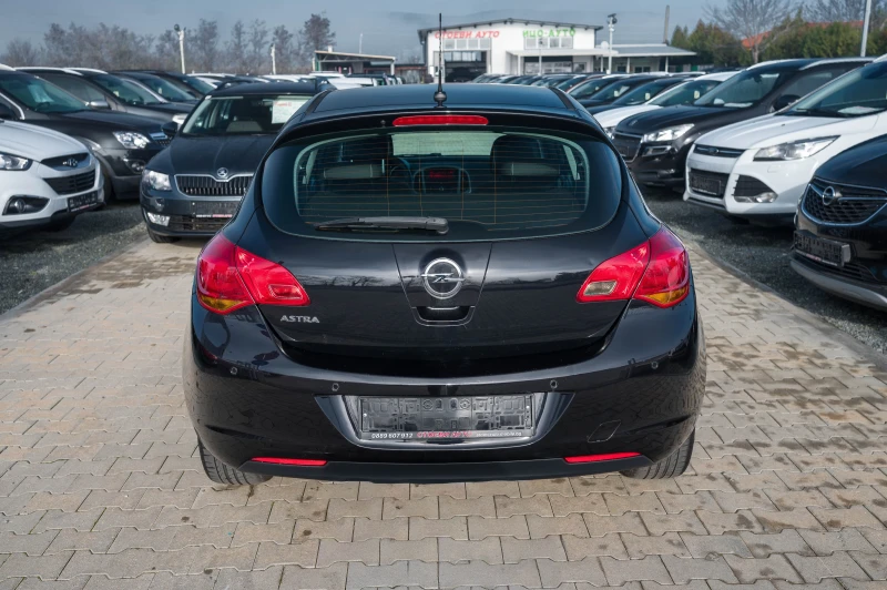 Opel Astra 1.4i* 101кс* Евро5* бензин, снимка 8 - Автомобили и джипове - 52747693