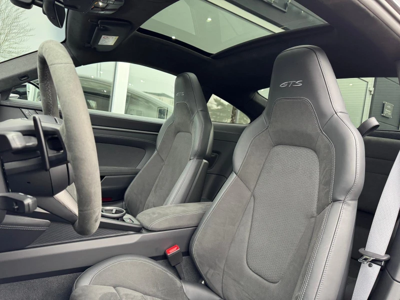 Porsche 911 992.2 CARRERA 4 GTS/AEROKIT/BOSE/PANO/SPORT DESIGN, снимка 5 - Автомобили и джипове - 53230241