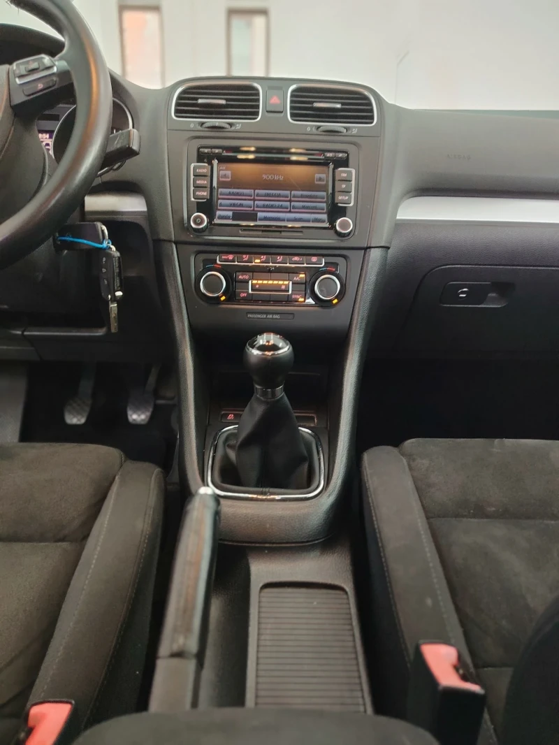 VW Golf 1.6TDI* Face* Navi, снимка 10 - Автомобили и джипове - 53330451