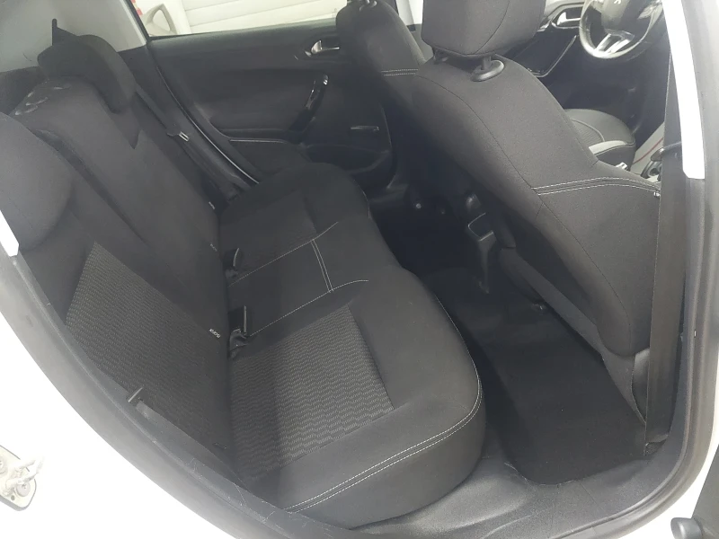 Peugeot 208 1.6 hdi, снимка 14 - Автомобили и джипове - 53576101