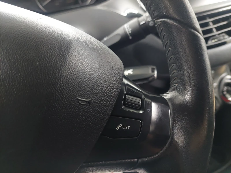 Peugeot 208 1.6 hdi, снимка 8 - Автомобили и джипове - 53576101
