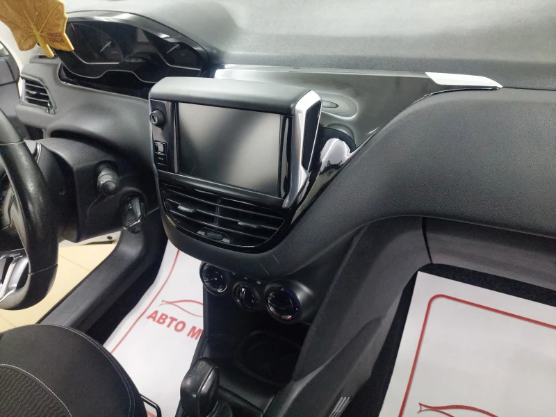 Peugeot 208 1.6 hdi, снимка 10 - Автомобили и джипове - 53576101