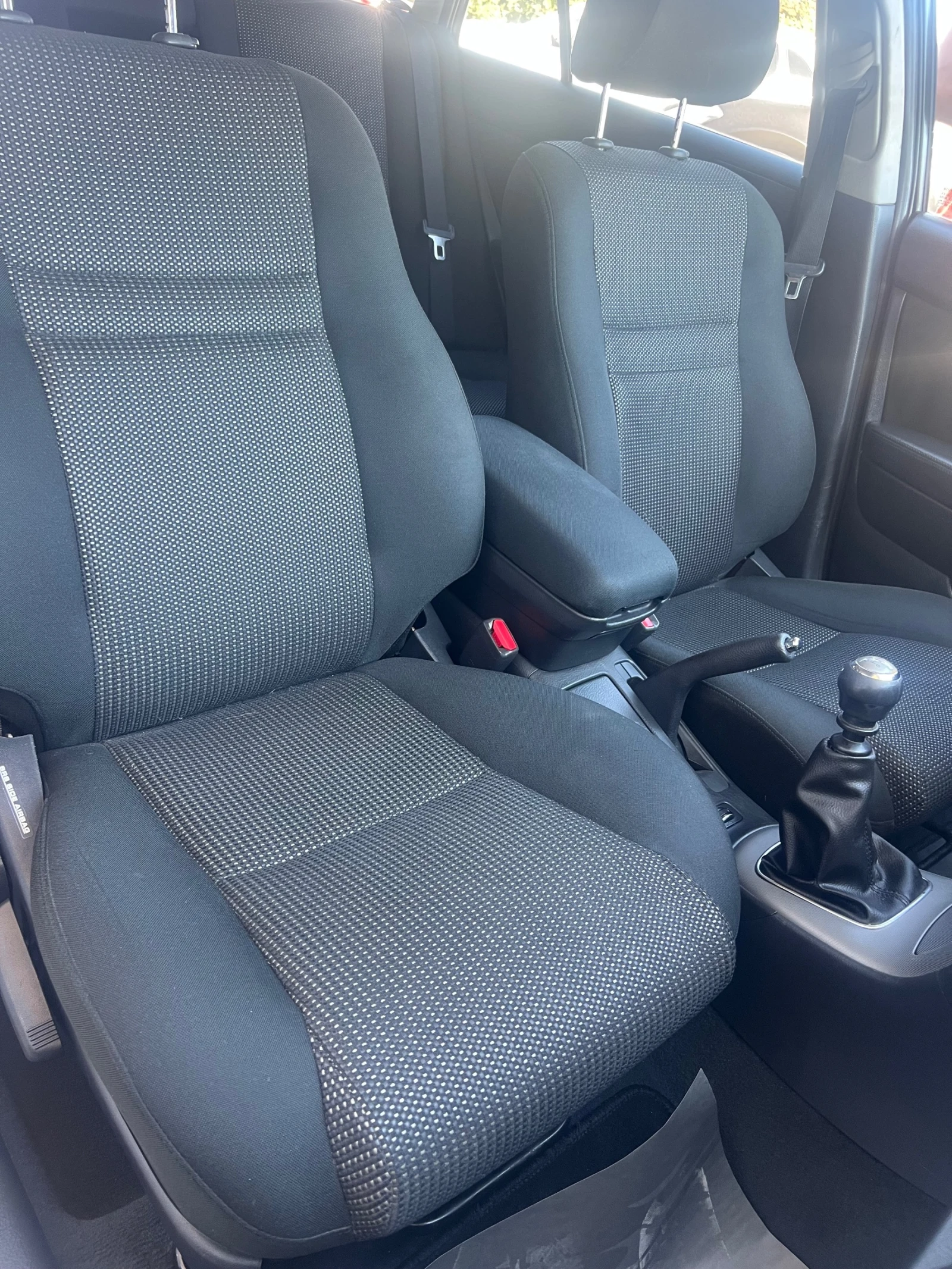 Toyota Avensis FACELIFT 2.0D4D-150 | Mobile.bg — изображение 11