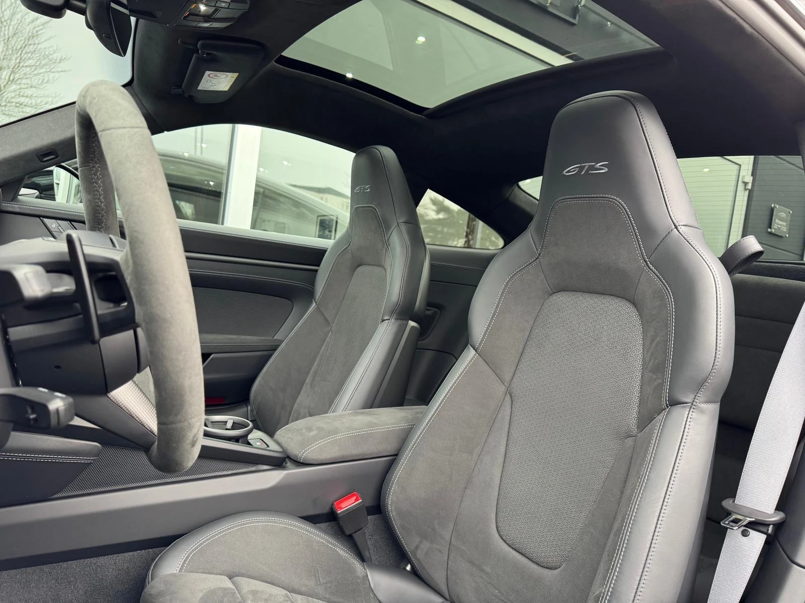 Porsche 911 992.2 CARRERA 4 GTS/AEROKIT/BOSE/PANO/SPORT DESIGN - изображение 5