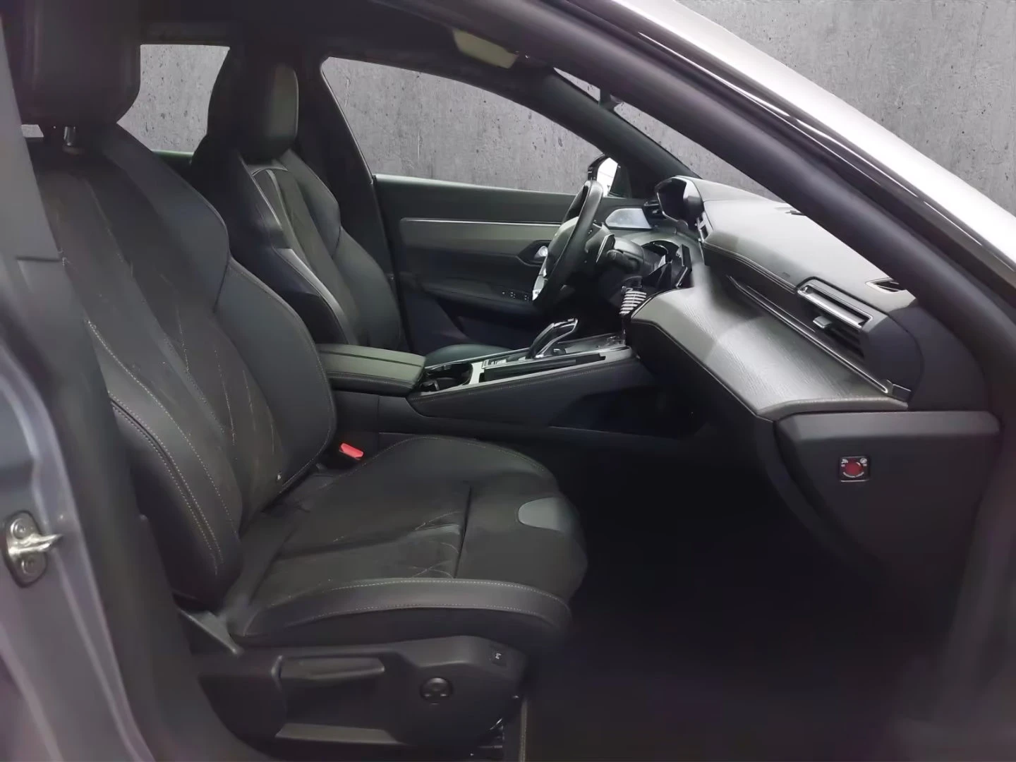 Peugeot 508 1.6PHEV/225HP/GTLINE/360/NAVI/FOCAL/ACC/LED/105z, снимка 13 - Автомобили и джипове - 53709668