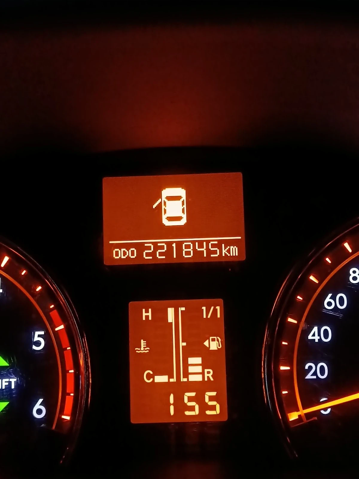 Toyota Avensis 2.0 Diesel, снимка 4 - Автомобили и джипове - 53722041