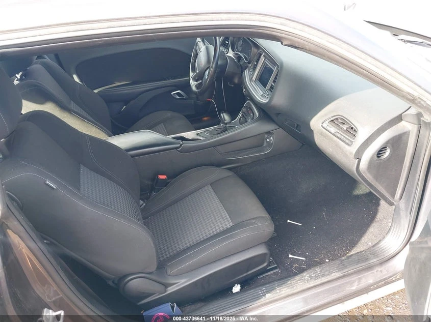 Dodge Challenger 3.6l Sxt Awd, снимка 5 - Автомобили и джипове - 53906732