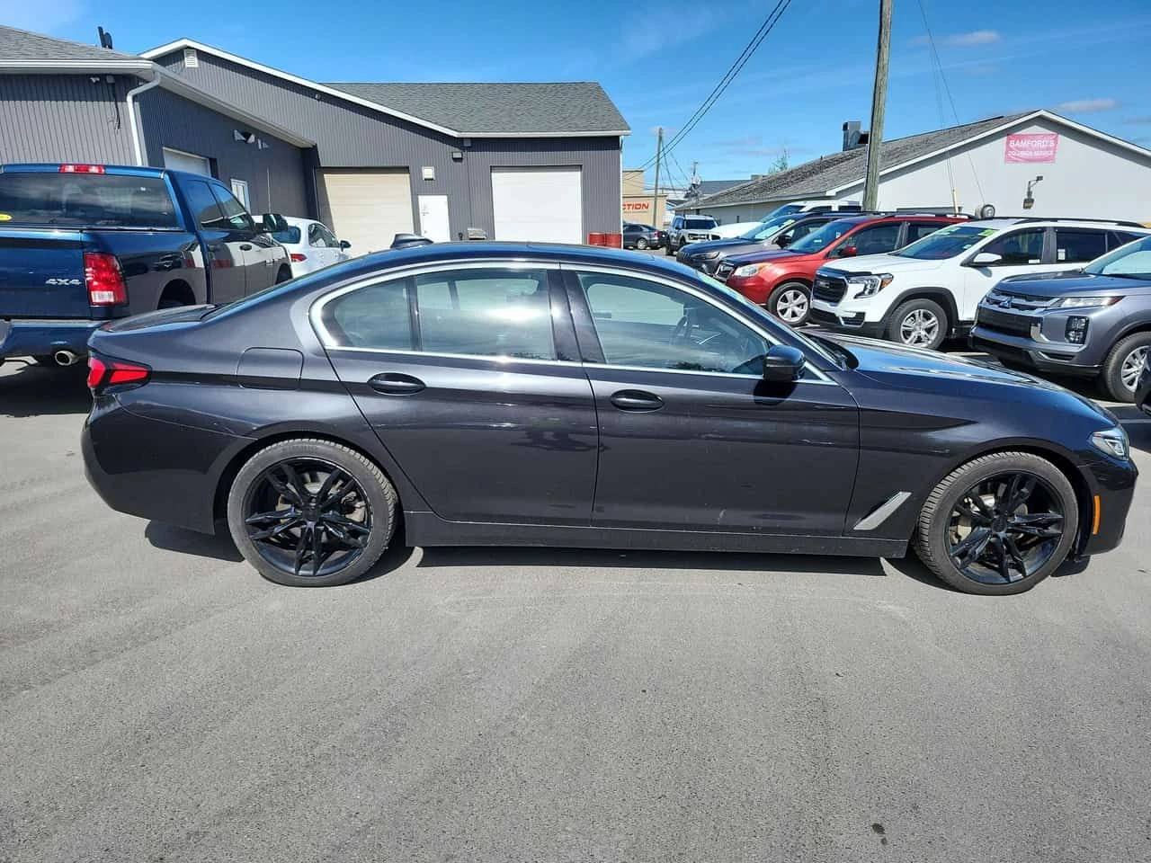 BMW 530 XDRIVE * М САЛОН* DIGITAL* ДВА ЧИФТА ГУМИ/ДЖАНТИ* , снимка 4 - Автомобили и джипове - 54663723