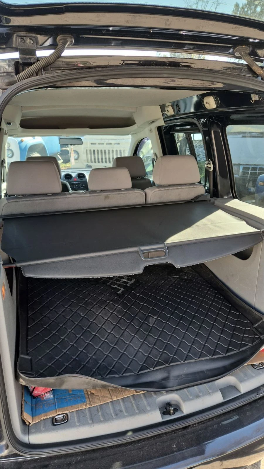 VW Caddy, снимка 8 - Автомобили и джипове - 54774870