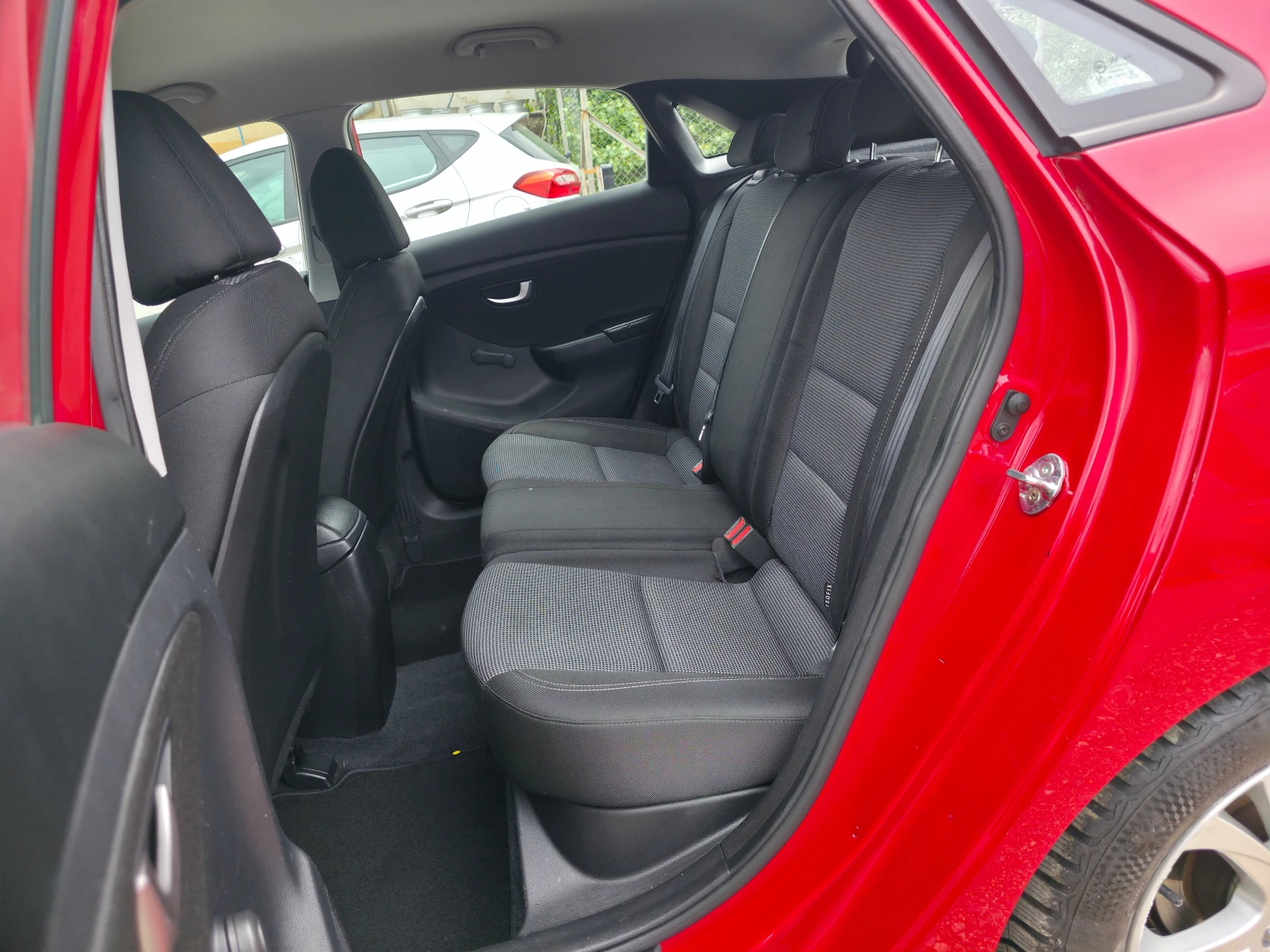 Hyundai I30 1.4i 16v, снимка 12 - Автомобили и джипове - 54885341