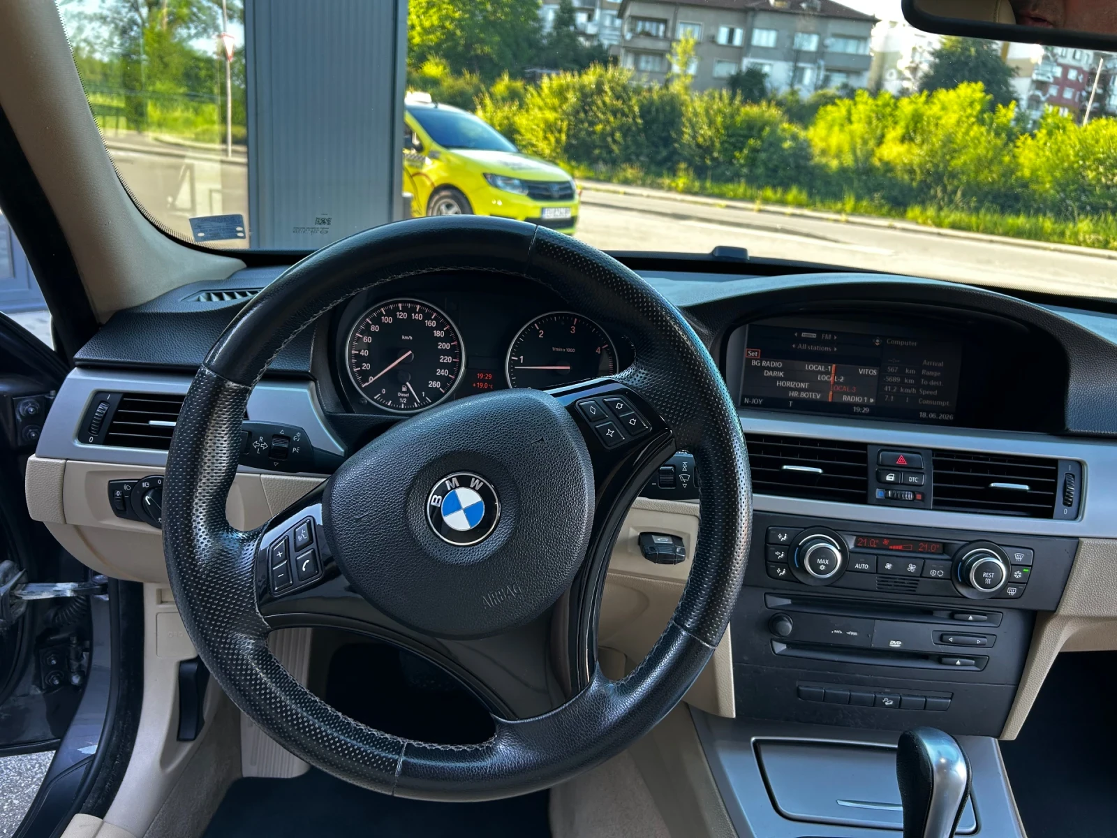 BMW 320, снимка 7 - Автомобили и джипове - 55011254