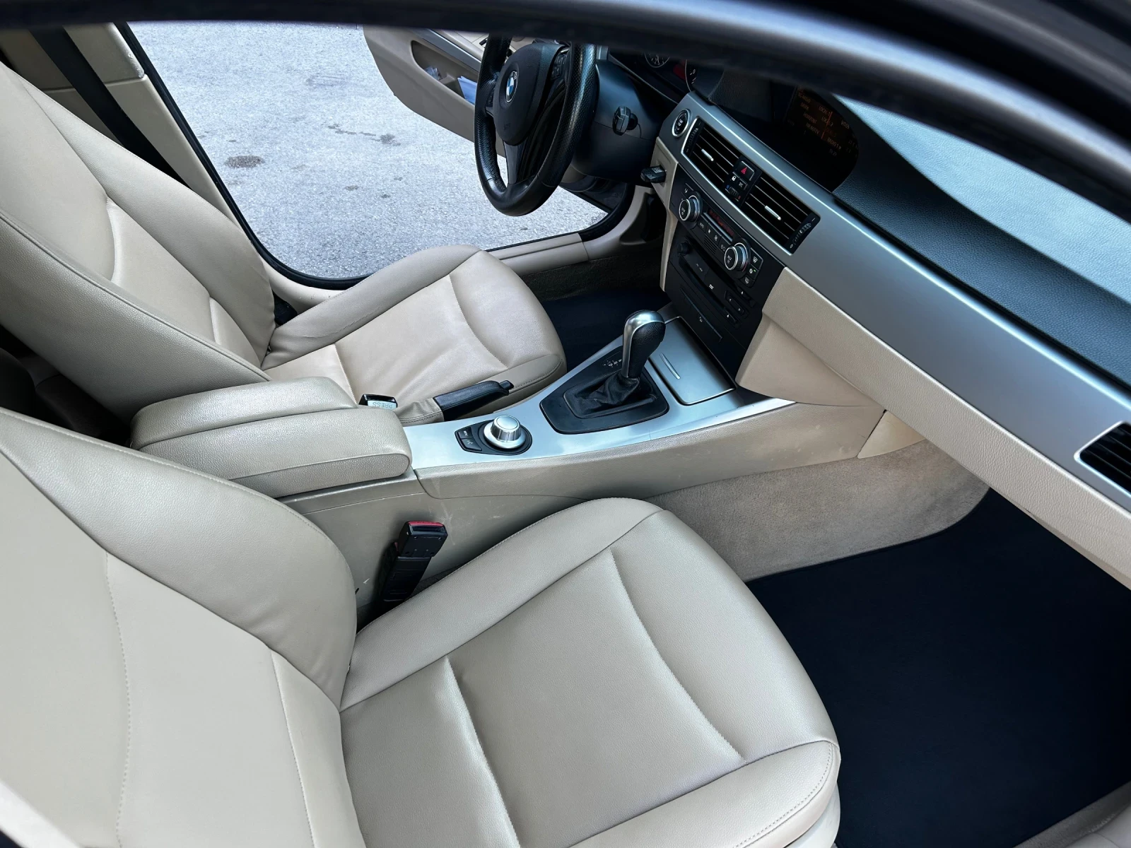 BMW 320, снимка 17 - Автомобили и джипове - 55011254