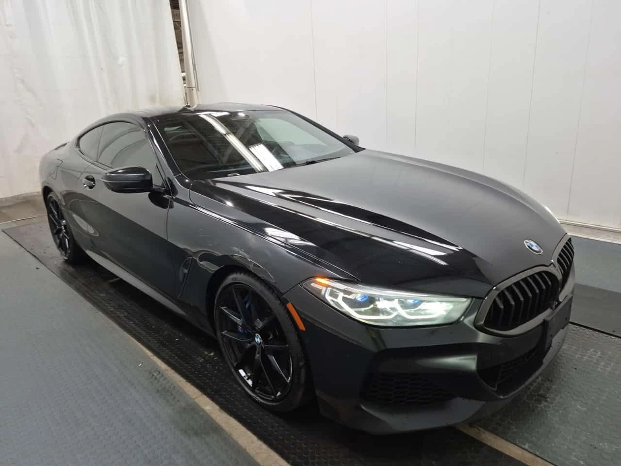 BMW 850 M850i xDrive/ДИСТРОНИК/360 КАМЕРИ, снимка 2 - Автомобили и джипове - 55023329