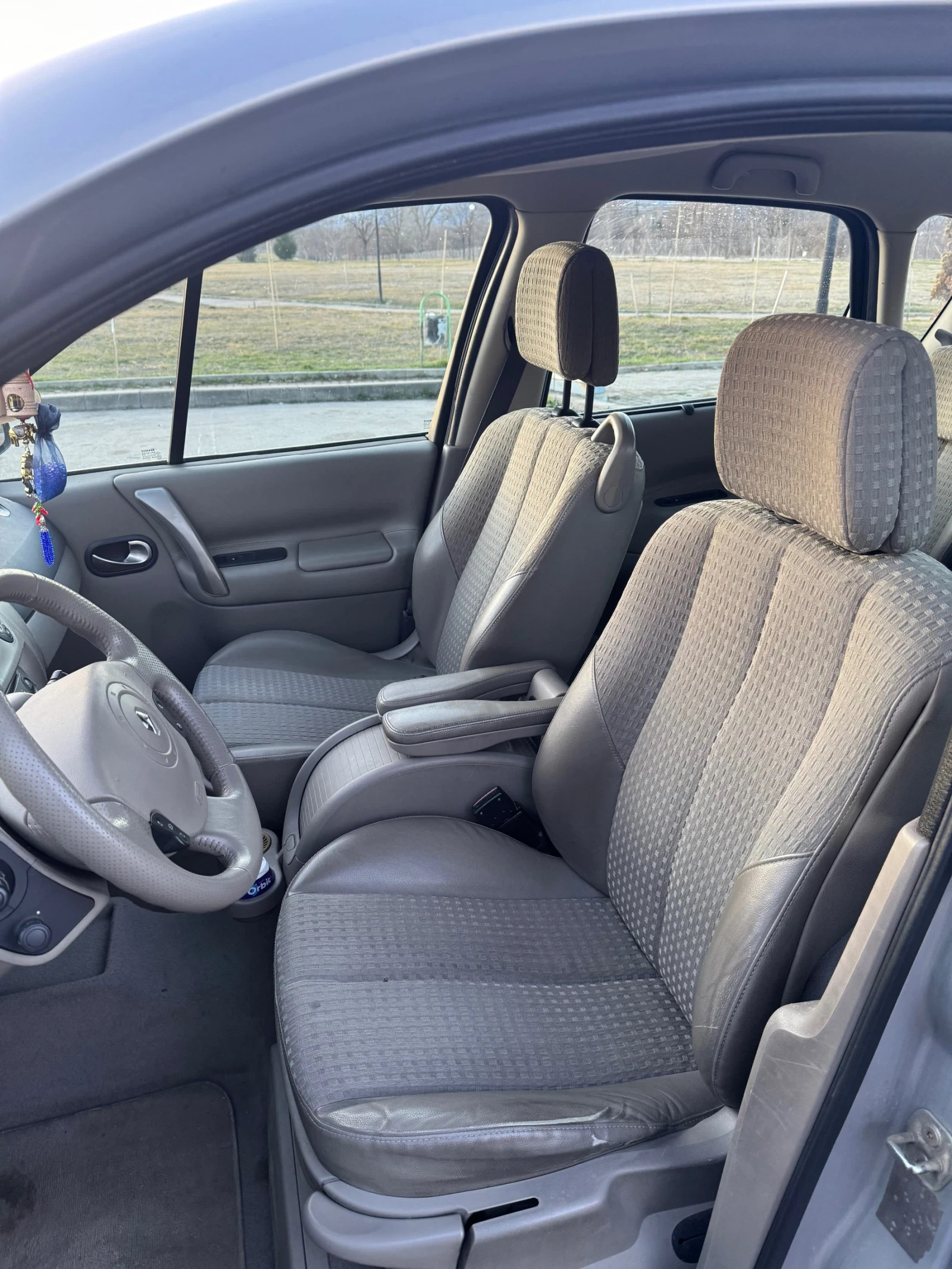 Renault Scenic, снимка 8 - Автомобили и джипове - 55408607