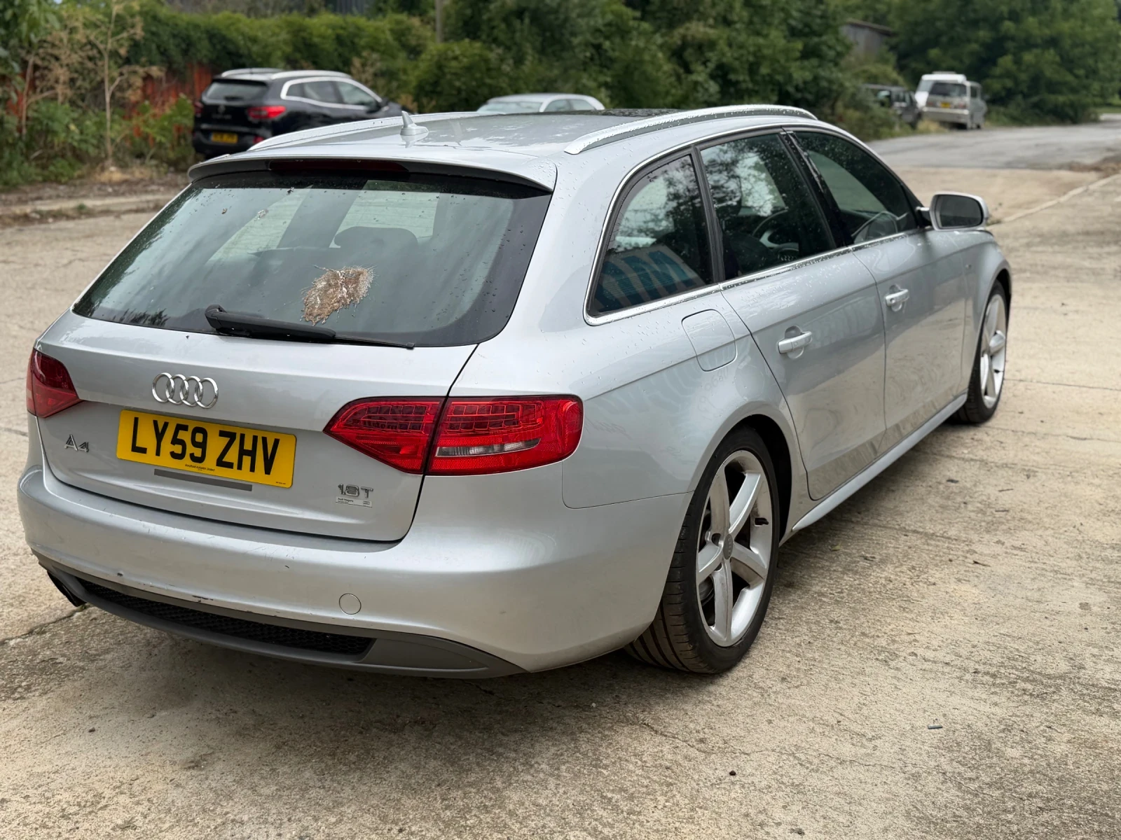 Audi A4 1.8Тфси автомат, снимка 3 - Автомобили и джипове - 55409490