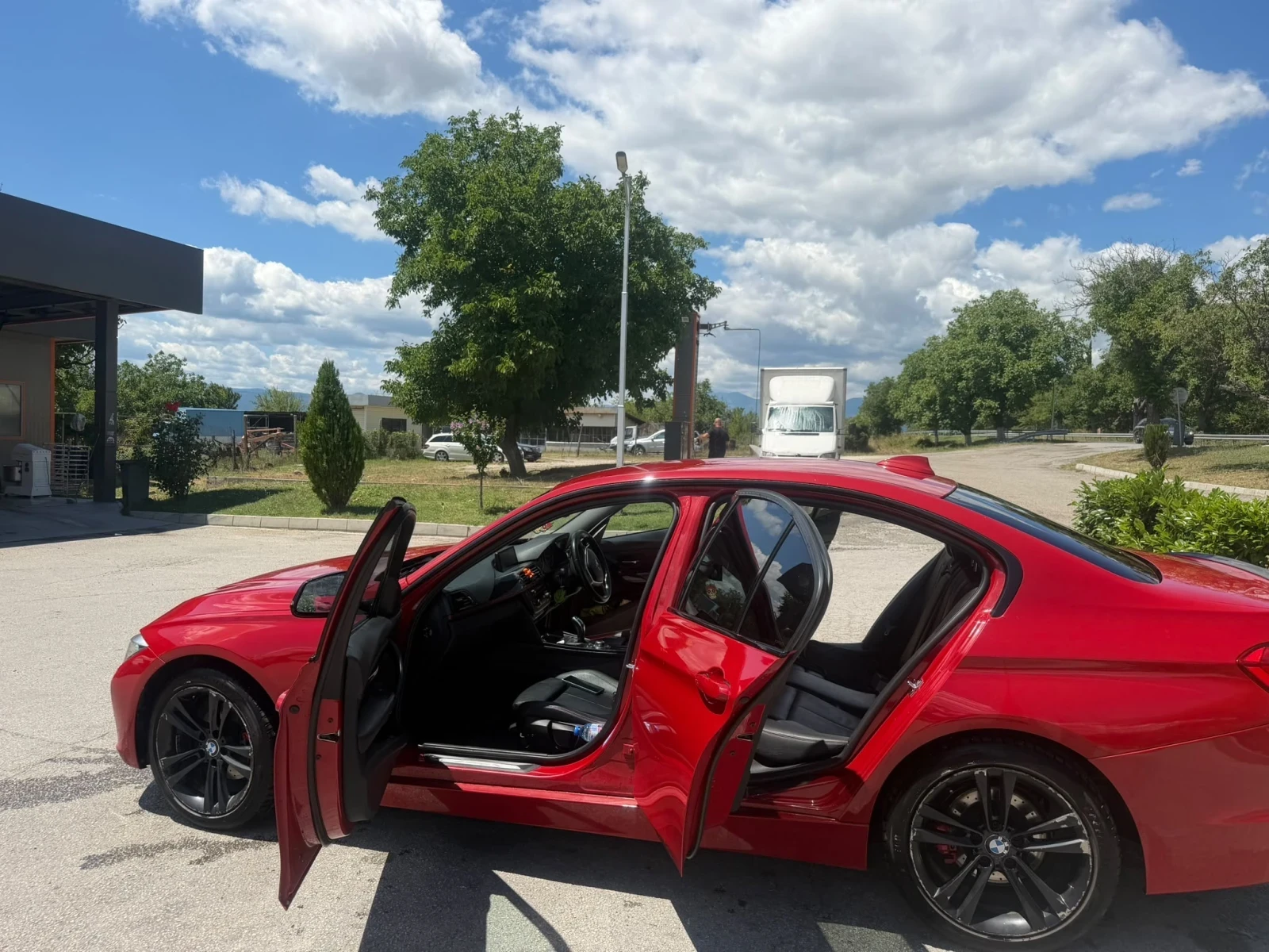 BMW 320, снимка 3 - Автомобили и джипове - 55622820