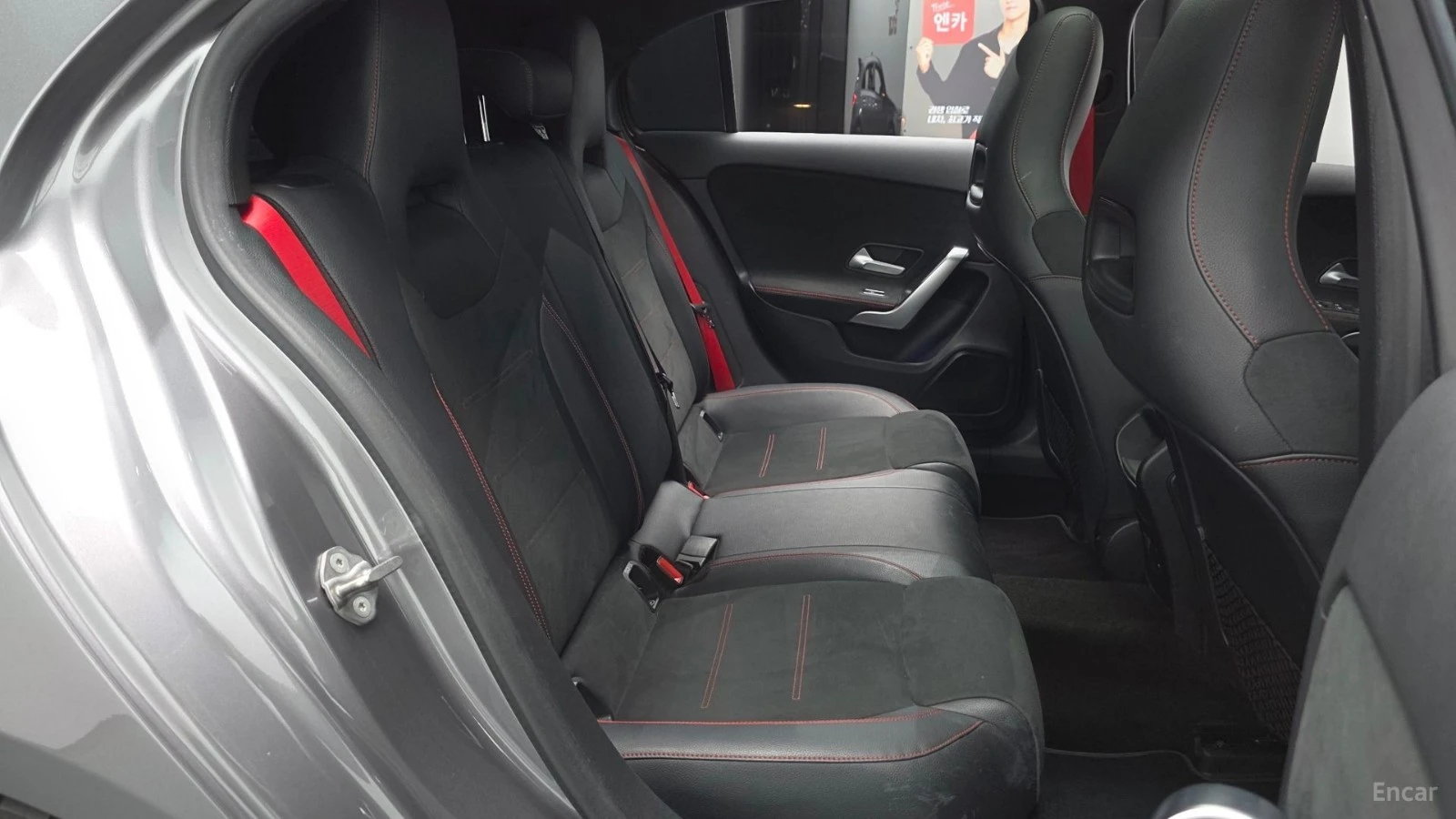 Mercedes-Benz A45 AMG AMG* 4MATIC* AMBIENT* HEADUP* ПОДГРЕВ* КАМЕРА* , снимка 10 - Автомобили и джипове - 55644818