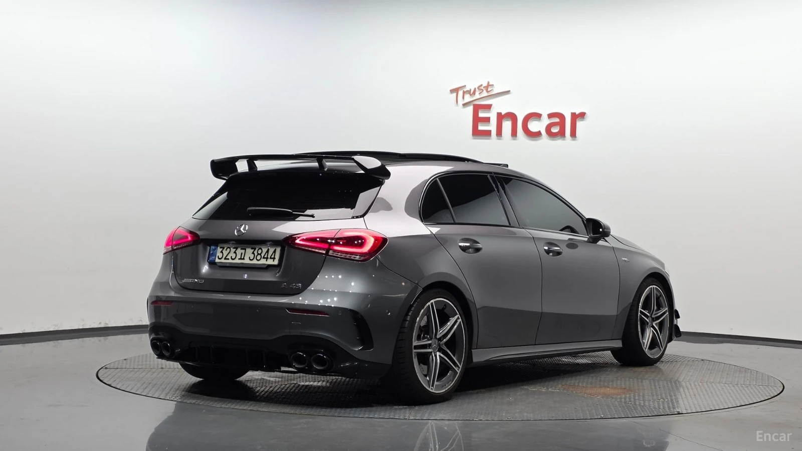 Mercedes-Benz A45 AMG AMG* 4MATIC* AMBIENT* HEADUP* ПОДГРЕВ* КАМЕРА* , снимка 3 - Автомобили и джипове - 55644818