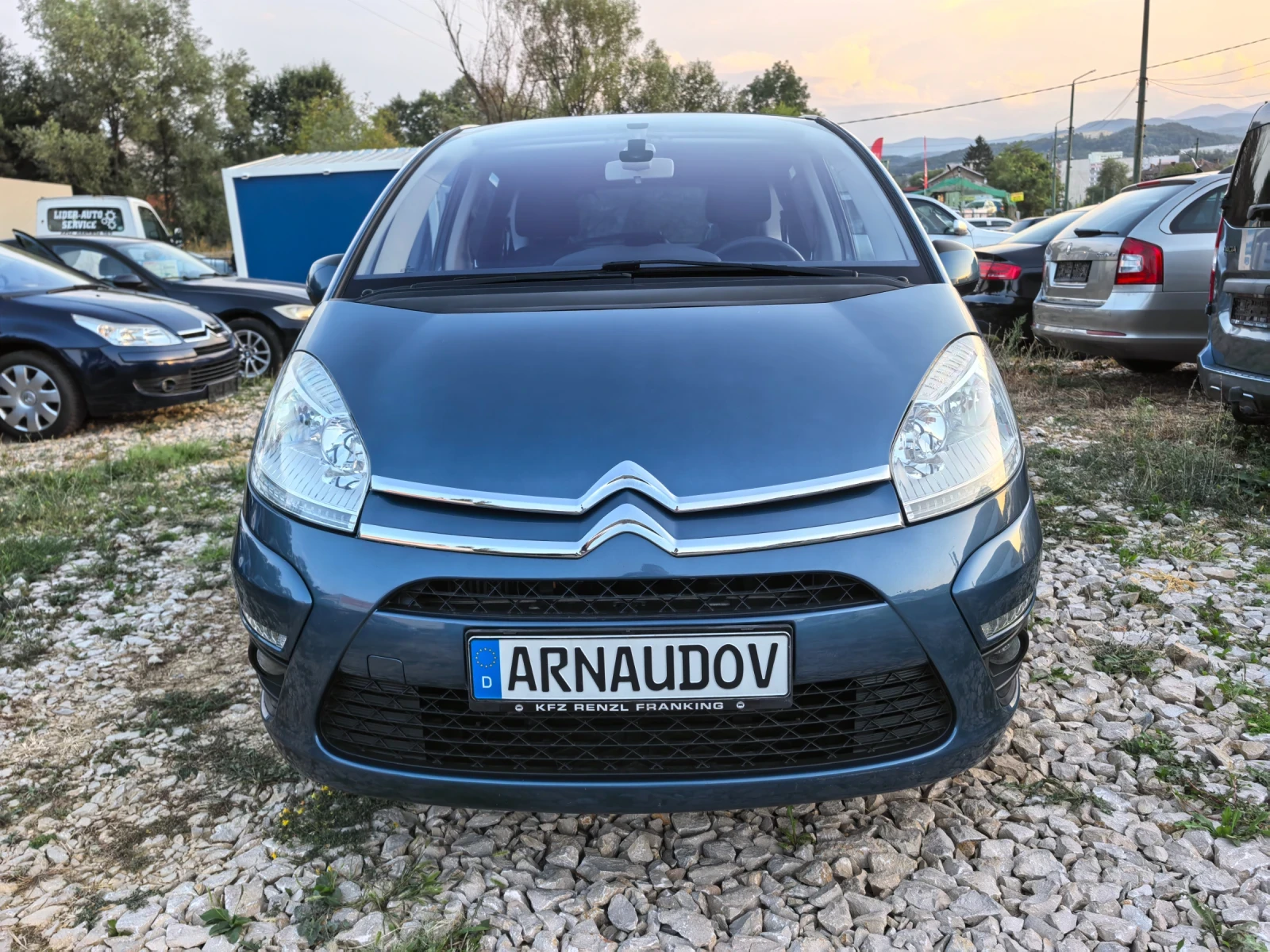 Citroen C4 Picasso 1.6hdi ПЕРФЕКТНО СЪСТОЯНИЕ , снимка 2 - Автомобили и джипове - 55930750