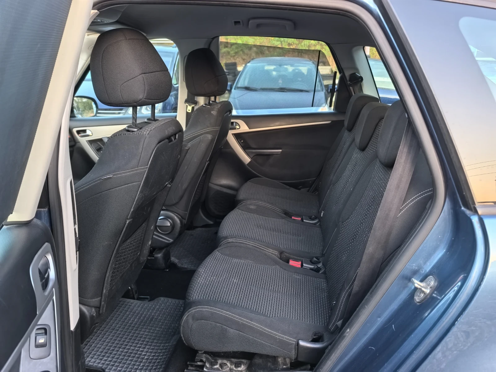 Citroen C4 Picasso 1.6hdi ПЕРФЕКТНО СЪСТОЯНИЕ , снимка 13 - Автомобили и джипове - 55930750