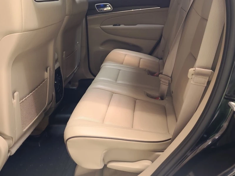 Jeep Grand cherokee * OVERLAND * CARFAX * ЦЕНА ДО БГ, снимка 12 - Автомобили и джипове - 53060881