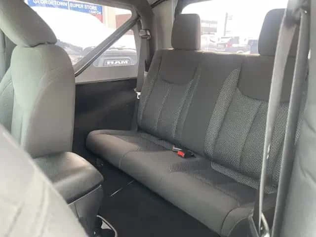 Jeep Wrangler SPORT | CARFAX | KEYLESS | ПОДГРЕВИ, снимка 9 - Автомобили и джипове - 53972529