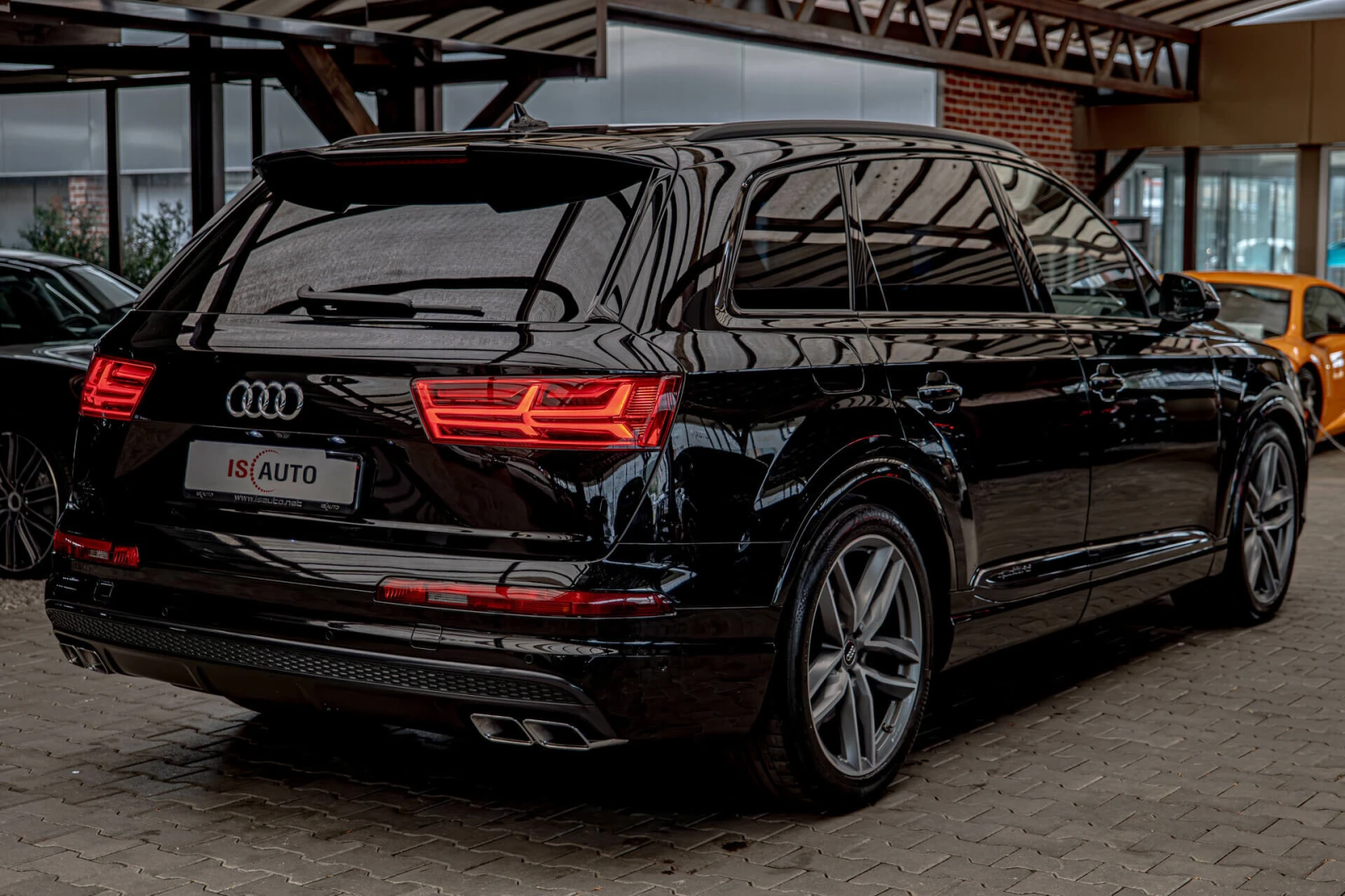 Audi SQ7 4.0TDI/BOSE/Камера360/Амбиент + / - изображение 5