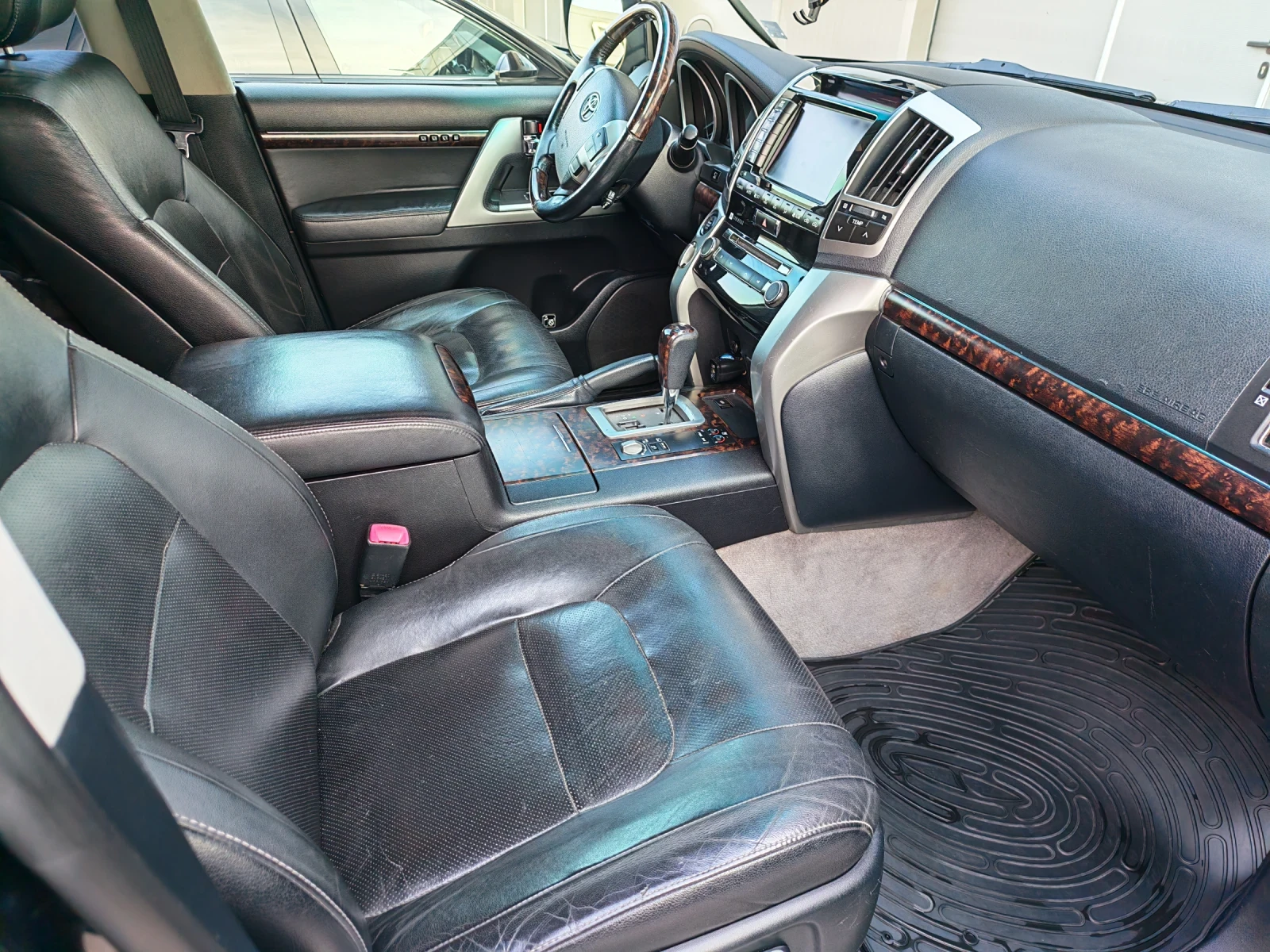 Toyota Land cruiser J200 5, 7 V8, снимка 6 - Автомобили и джипове - 55151395