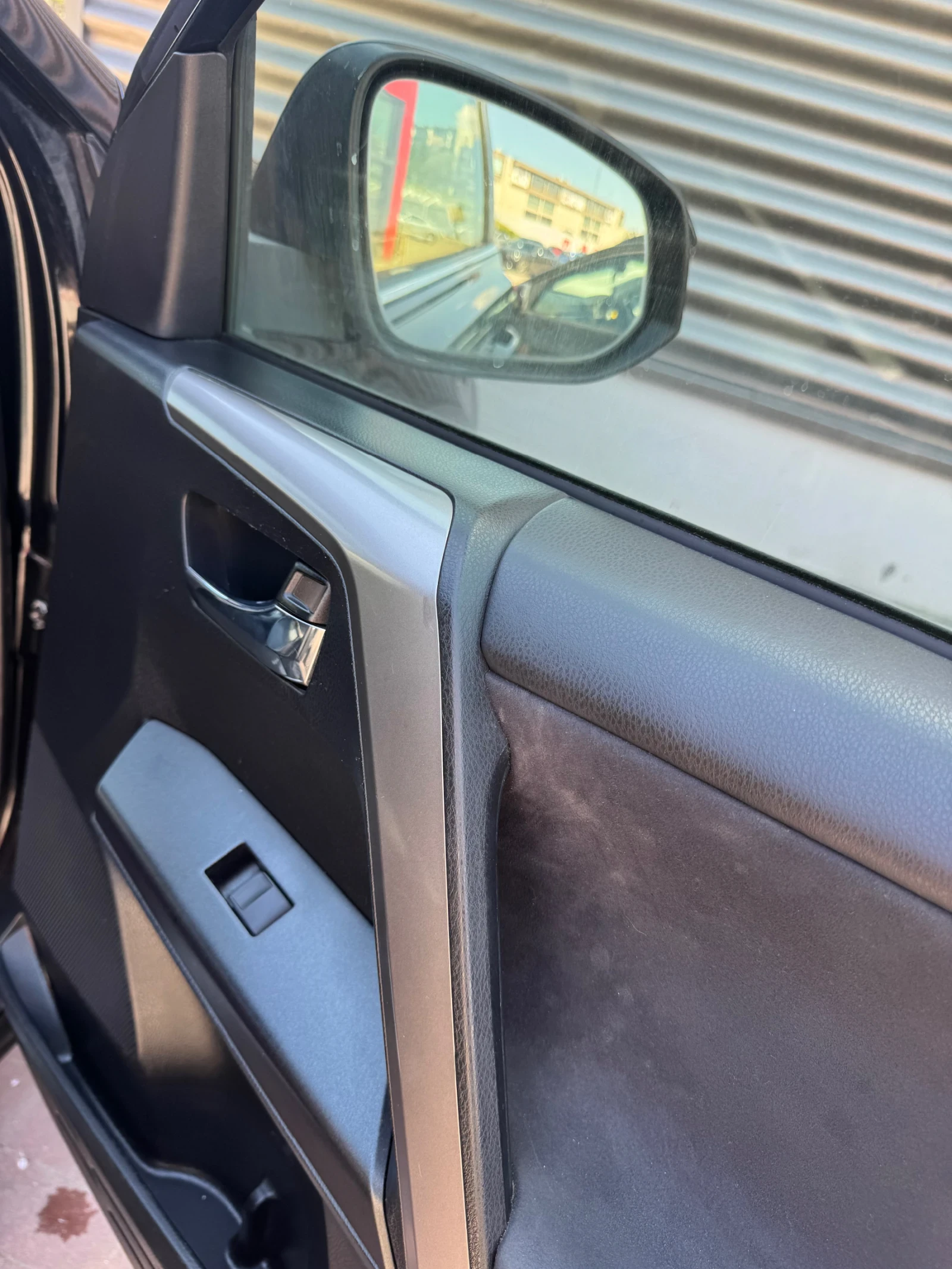 Toyota Rav4, снимка 17 - Автомобили и джипове - 55551592