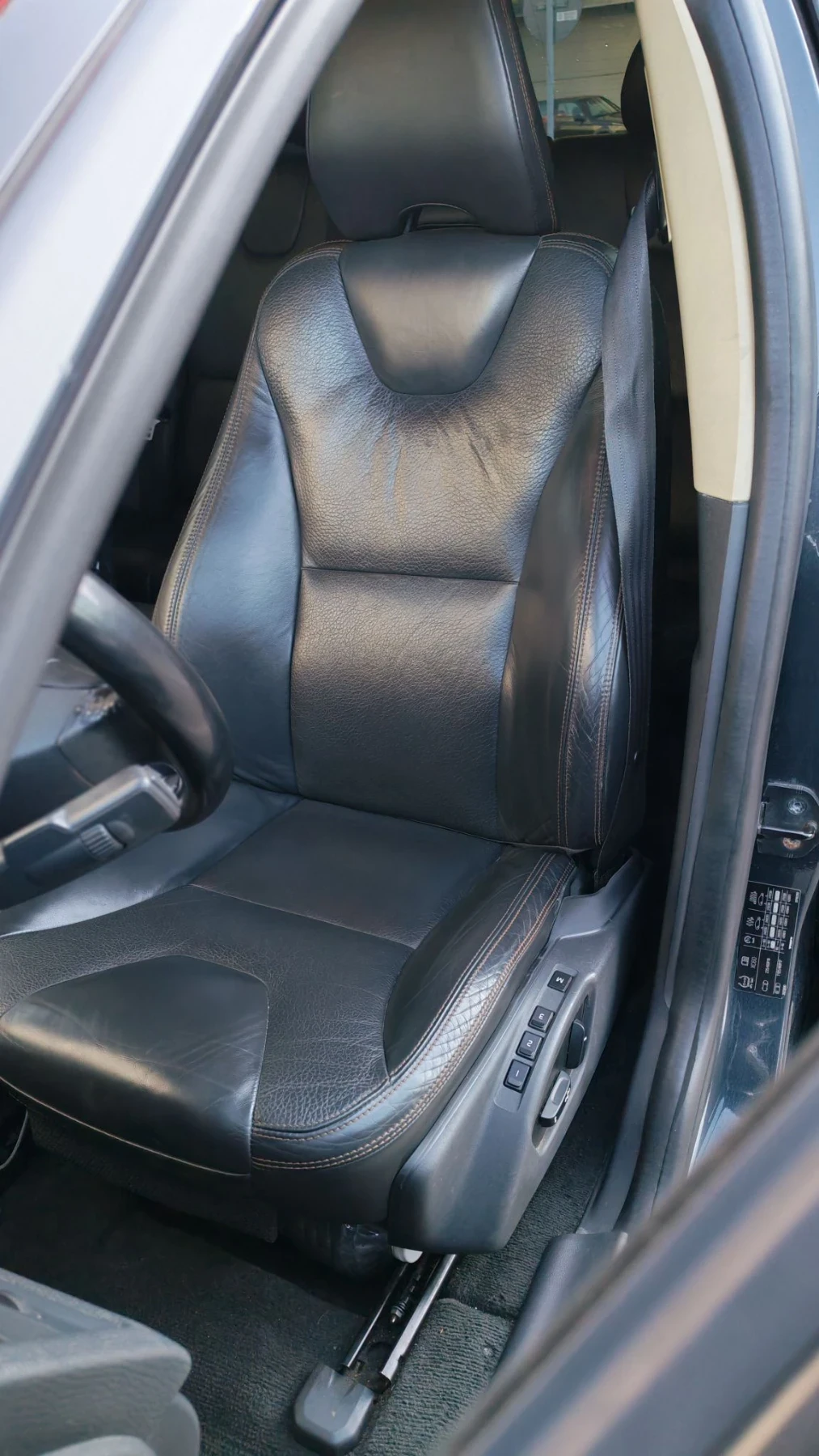 Volvo XC60 2.4 D5 205Hp, снимка 8 - Автомобили и джипове - 55607536