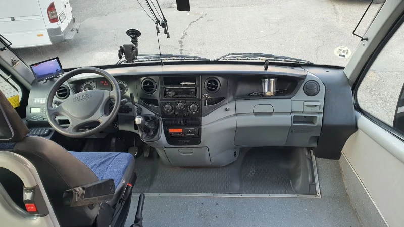 Iveco Daily 65C 28 местен, снимка 7 - Бусове и автобуси - 49361966