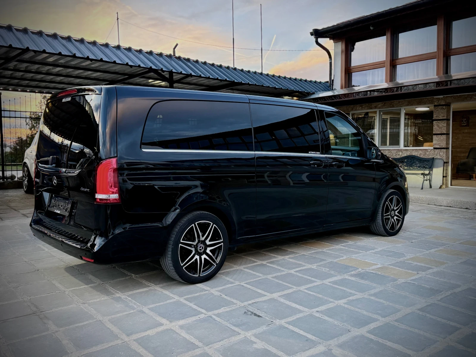 Mercedes-Benz V 250  - изображение 5