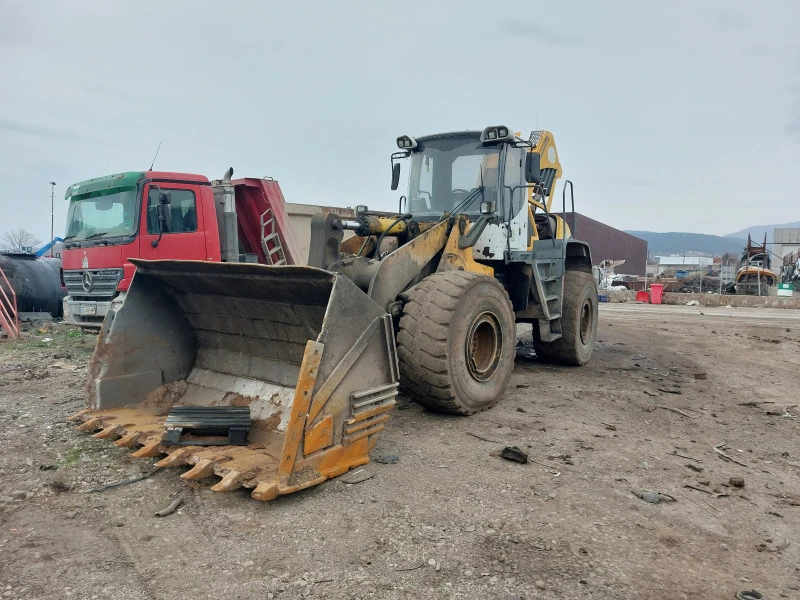 Челен товарач Liebherr 566, снимка 2 - Индустриална техника - 49166943