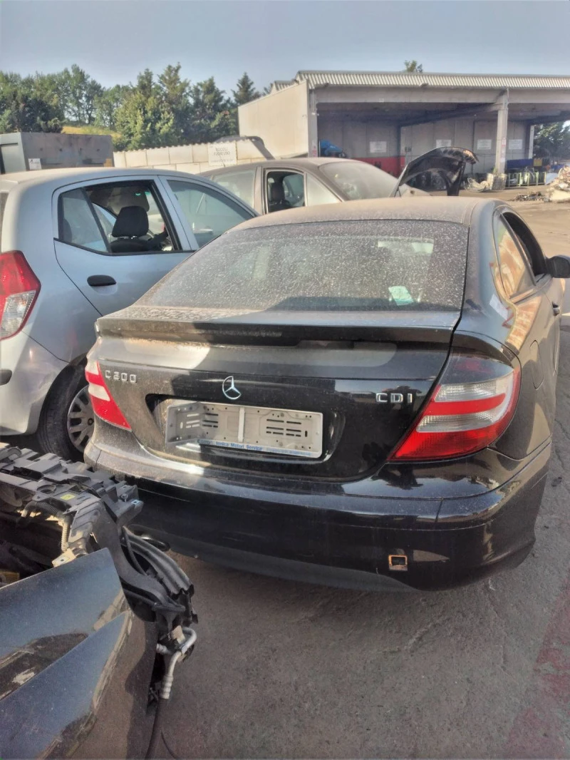 Mercedes-Benz C 220 2.2 , снимка 2 - Автомобили и джипове - 40260945