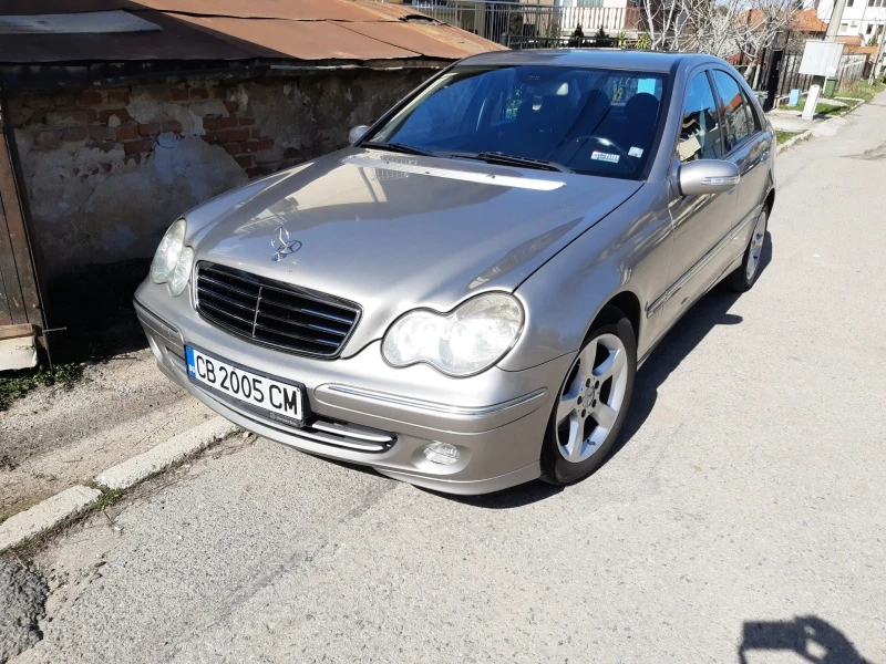 Mercedes-Benz C 220 авангард, снимка 4 - Автомобили и джипове - 47284746