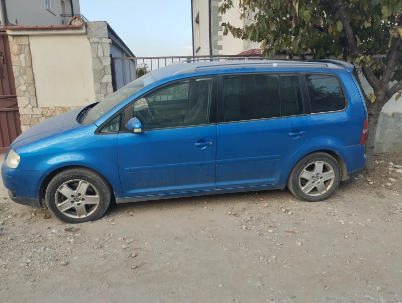 VW Touran, снимка 2 - Автомобили и джипове - 47807079