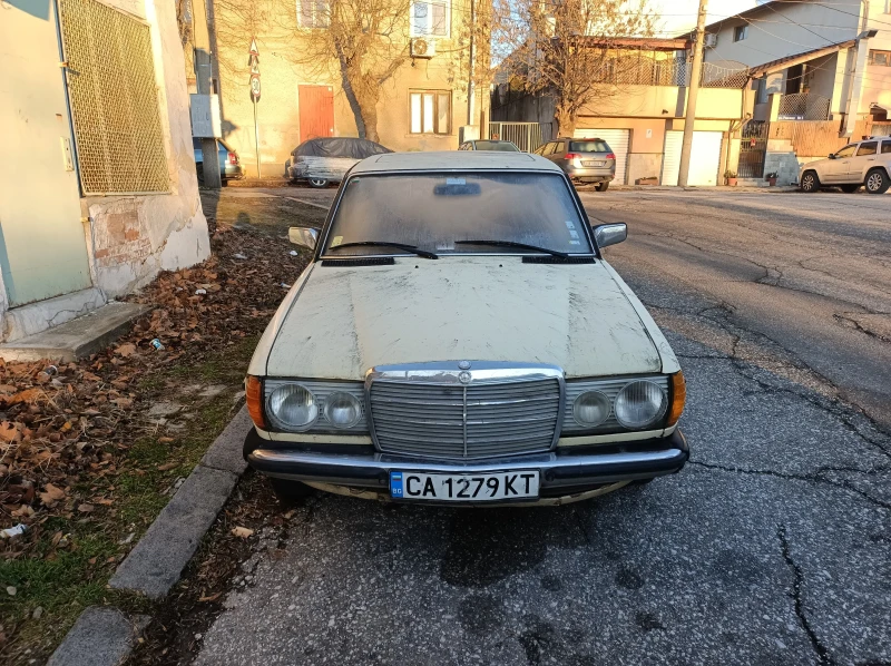 Mercedes-Benz 123, снимка 1 - Автомобили и джипове - 48391444