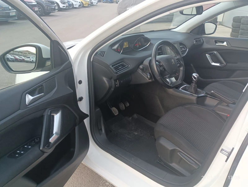 Peugeot 308 1.5 HDI, снимка 9 - Автомобили и джипове - 48908446