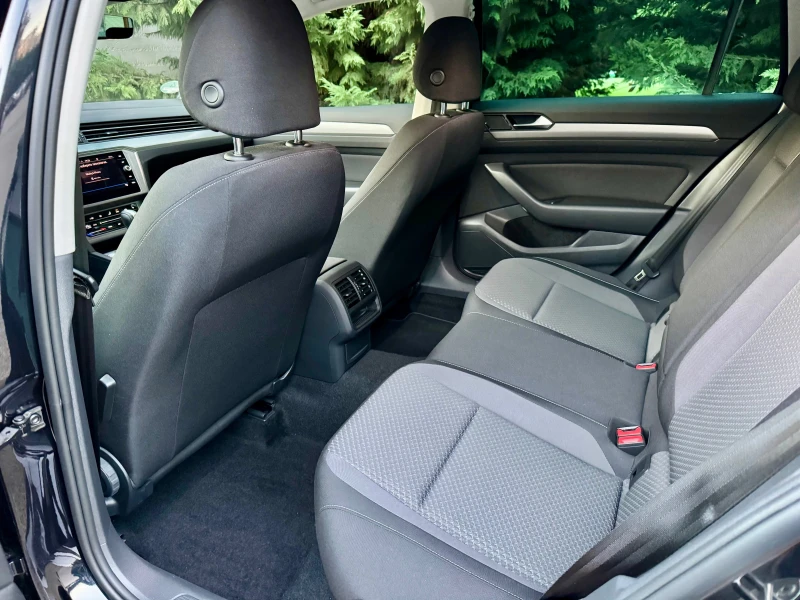 VW Passat 2.0TDI LED CAR-PLAY 22000km!!!, снимка 15 - Автомобили и джипове - 51736894
