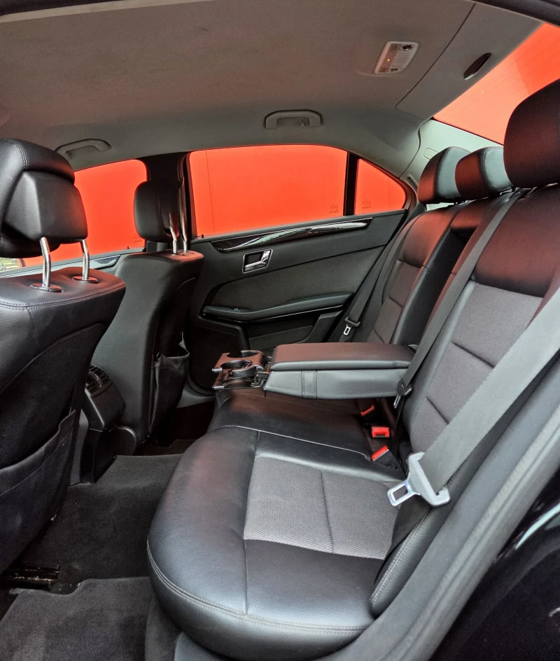 Mercedes-Benz E 200 Регистриран, снимка 14 - Автомобили и джипове - 52727991